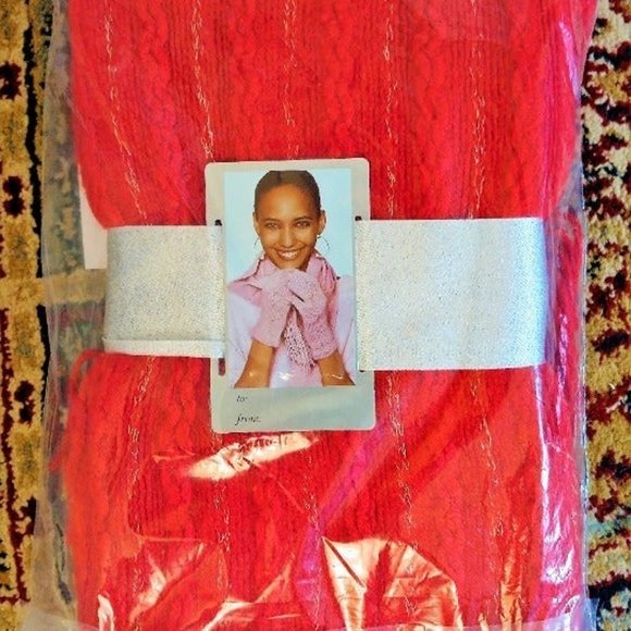 NEW 2-piece set Bundle Metallic Thread lurex Scarf and Gloves RED Soft Holidays - Picture 3 of 7